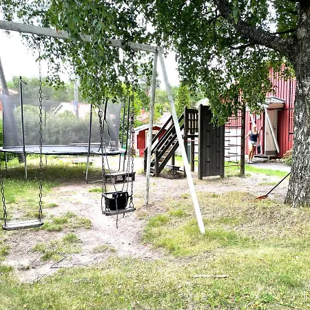 Hieno Paritalohuoneisto, Oma Piha Ja Autopaikka